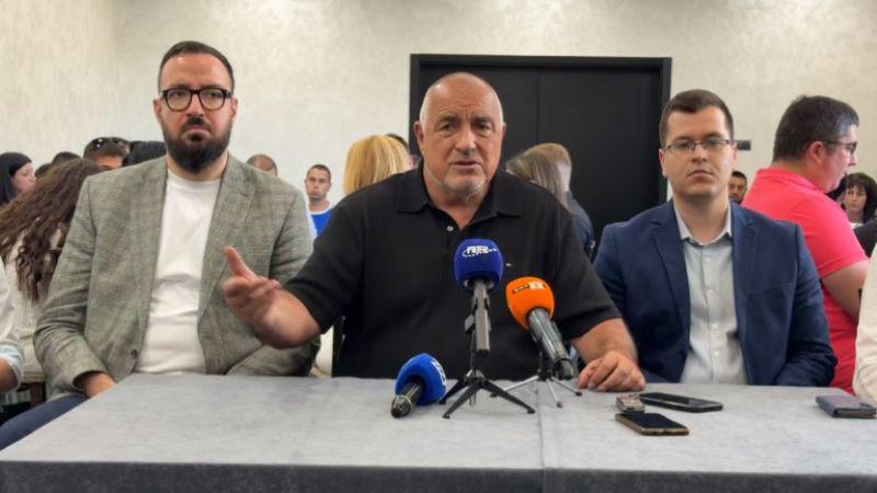 От добро възпитание: Бойко Борисов дава 100 дни толеранс на Радев